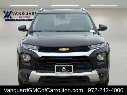 Used 2023 Chevrolet TrailBlazer LT AWD/4WD image 3