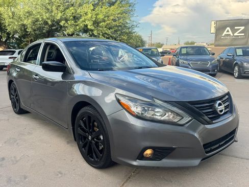 Used 2018 Nissan Altima 2.5 SR w/ SR Midnight Edition FWD image 4