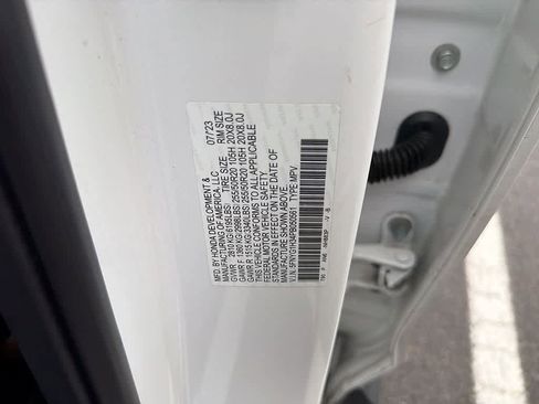 Used 2023 Honda Pilot Sport image 16