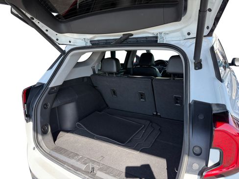 Used 2023 GMC Terrain SLT FWD image 12