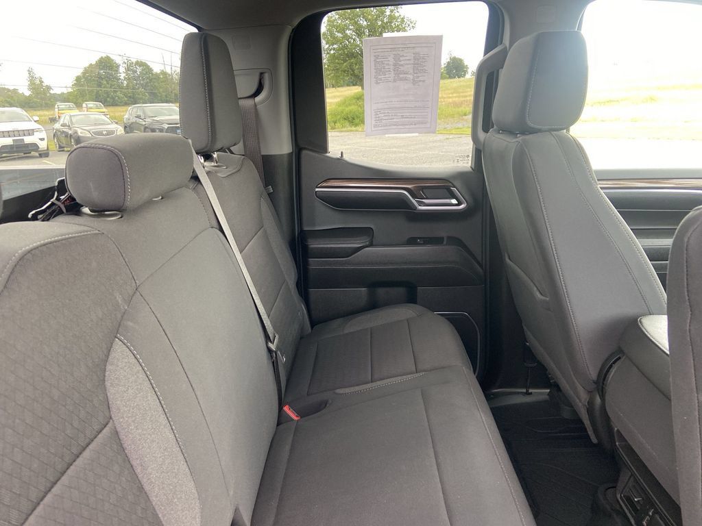 Certified 2024 Chevrolet Silverado 1500 LT AWD/4WD image 13