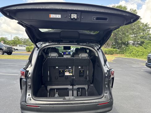 New 2025 Toyota Sienna XLE image 43