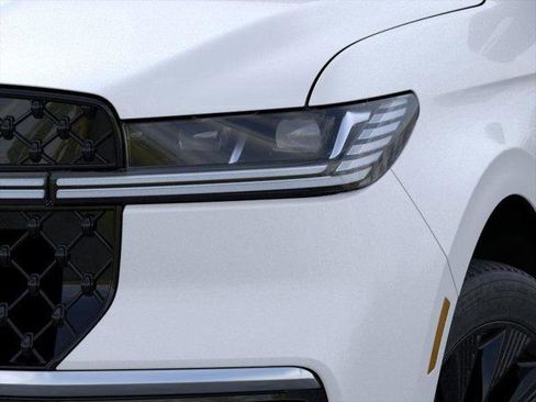 New 2025 Lincoln Navigator Reserve w/ Jet Appearance Package image 18