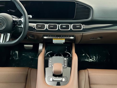 New 2026 Mercedes-Benz GLS 450 4MATIC image 15