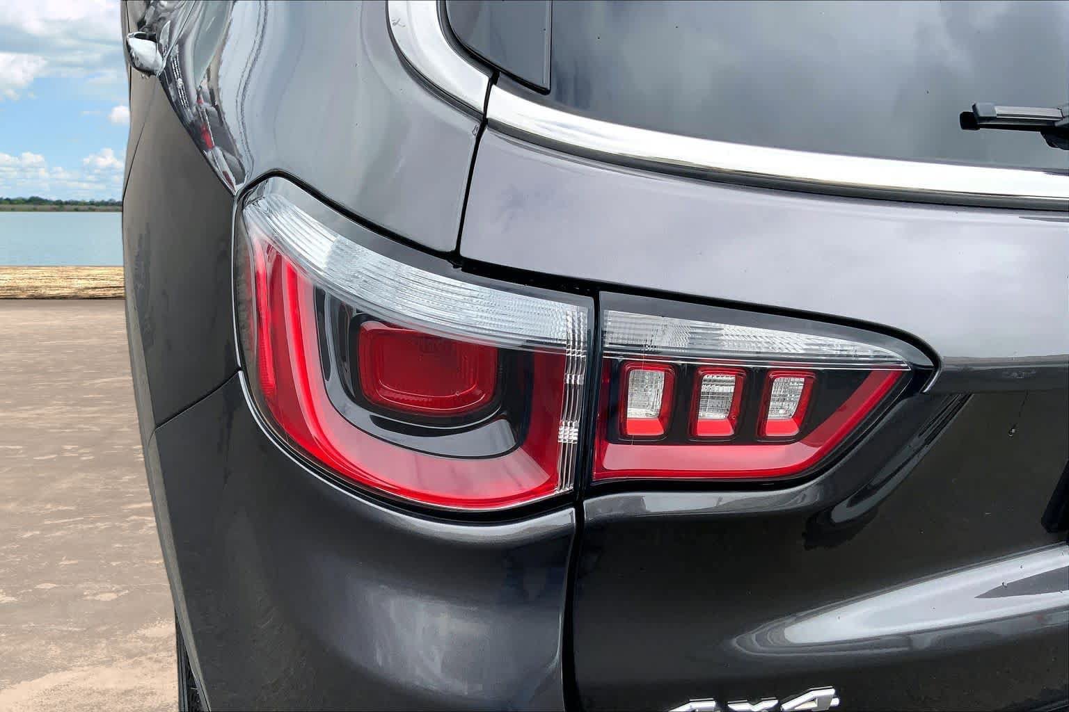 Used 2019 Jeep Compass Limited AWD/4WD image 32