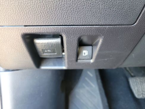 Used 2023 Toyota Highlander Bronze Edition image 34