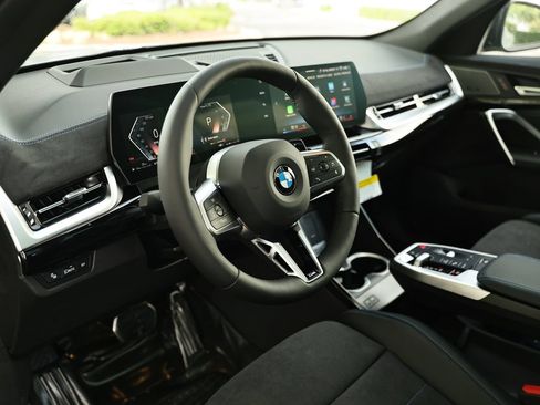 New 2026 BMW X2 xDrive28i w/ Technology Package AWD/4WD image 17