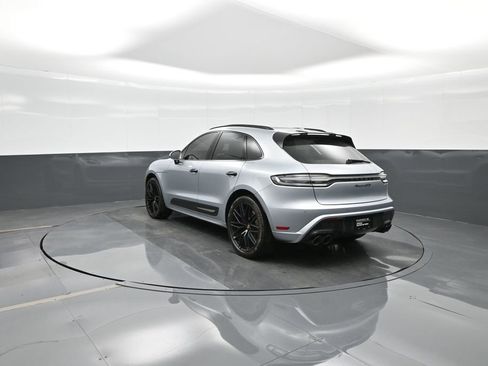 Certified 2024 Porsche Macan GTS image 3