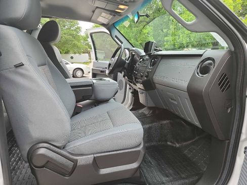 Used 2016 Ford F250 XL w/ Power Equipment Group AWD/4WD image 35