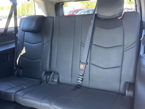 Used 2019 Cadillac Escalade ESV Luxury image 20