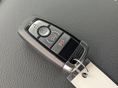 New 2025 Ford F350 Lariat image 24