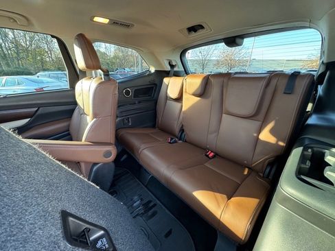 Used 2019 Subaru Ascent Touring w/ Popular Package #3 image 11