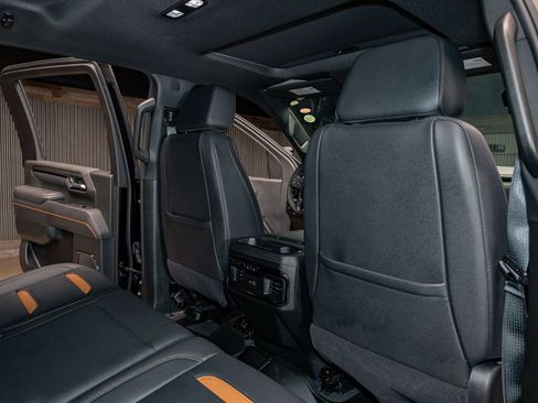 Used 2025 GMC Sierra 2500 AT4 w/ AT4 Premium Plus Package image 25