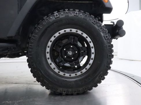 Used 2014 Jeep Wrangler Unlimited Sport w/ Quick Order Package 24S AWD/4WD image 31