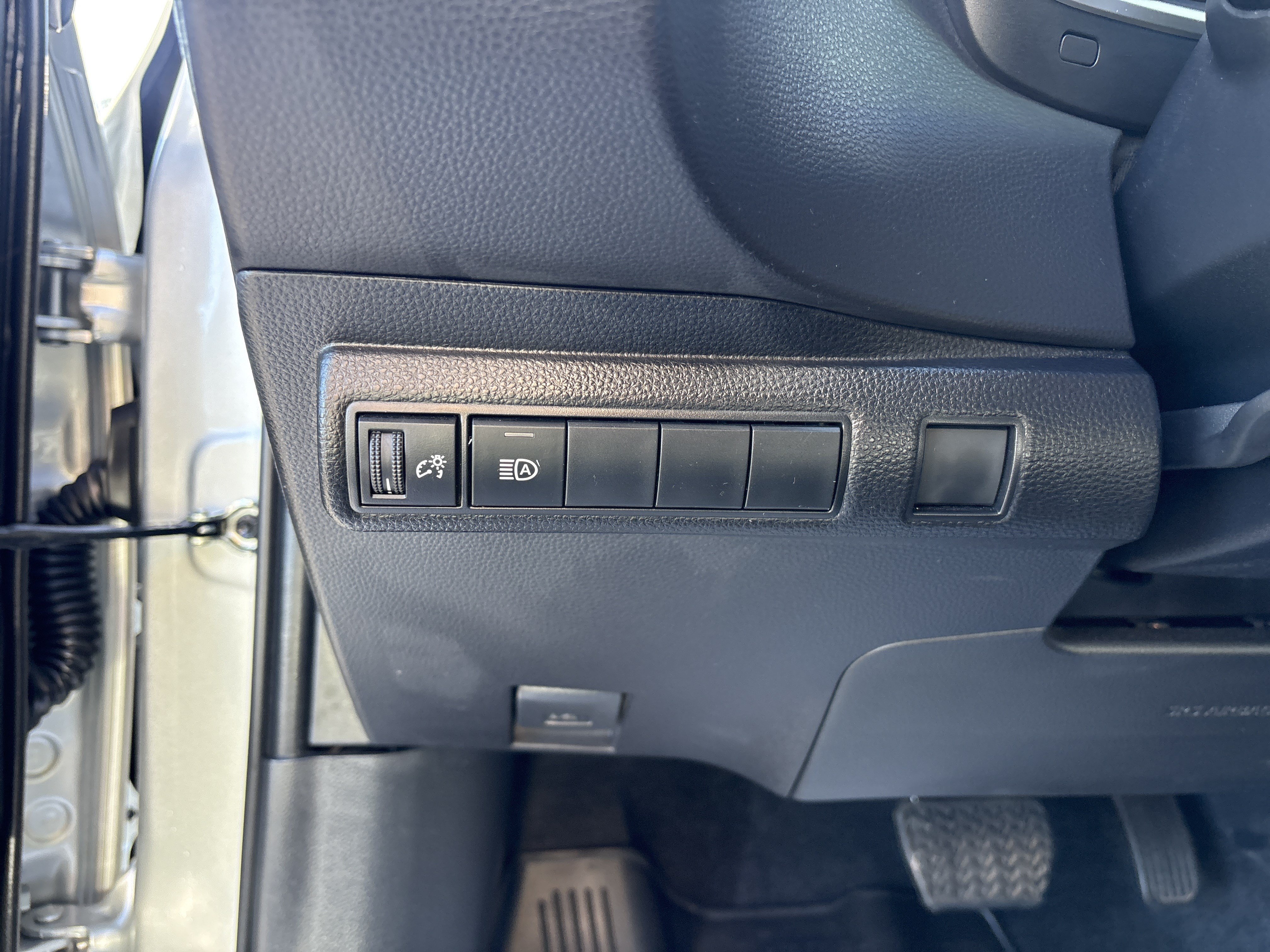 Used 2026 Toyota Corolla XSE FWD image 16