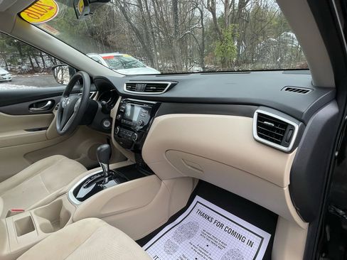 Used 2016 Nissan Rogue S image 29