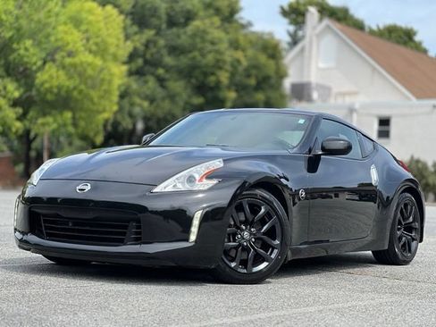 Used 2015 Nissan 370Z Coupe RWD image 1
