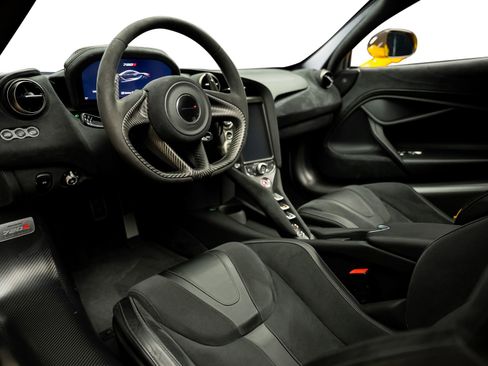 Used 2018 McLaren 720S Performance RWD image 4