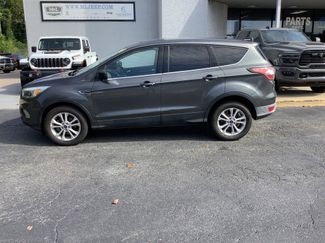 Used 2017 Ford Escape SE image 1