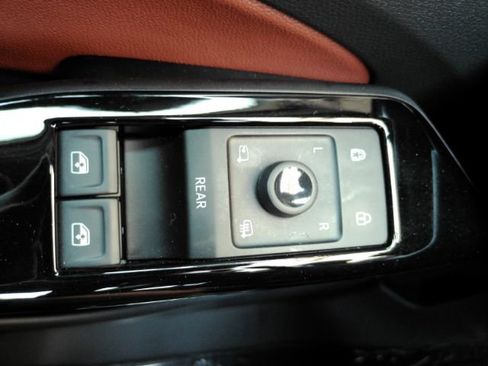 Used 2021 Volkswagen ID.4 Pro S w/ ID.4 Protection Package RWD image 36
