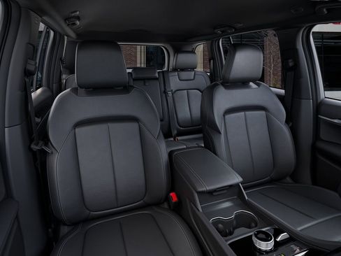 New 2025 Jeep Grand Cherokee Limited image 16