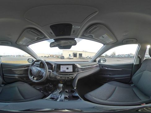 Used 2025 Toyota Camry LE image 41