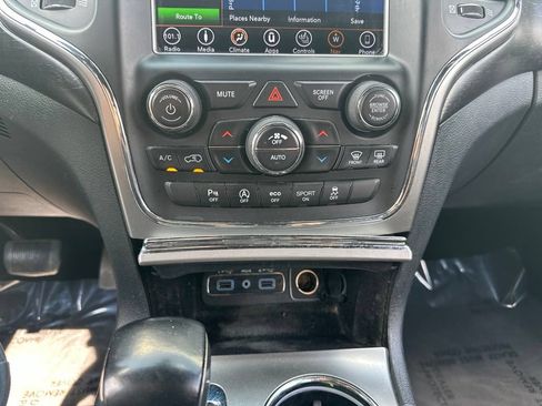 Used 2018 Jeep Grand Cherokee Altitude AWD/4WD image 42