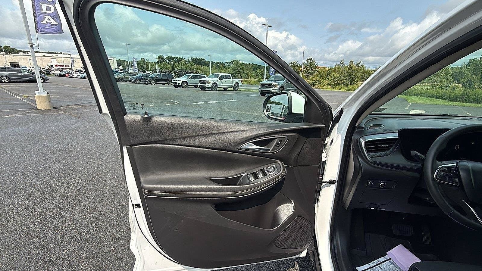 Used 2024 Buick Encore GX Preferred w/ Advanced Technology Package AWD/4WD image 22