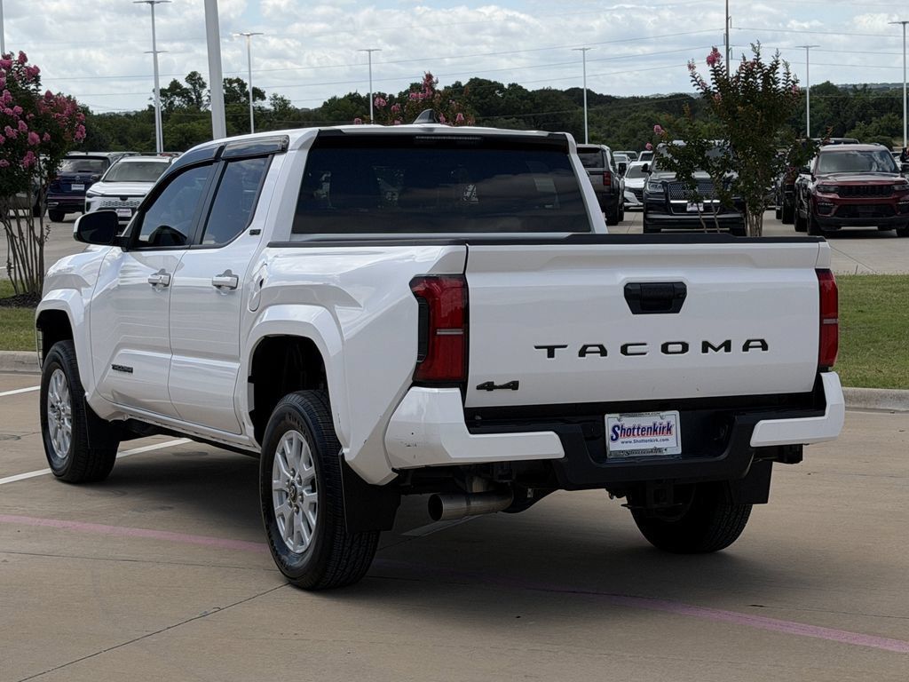 Used 2024 Toyota Tacoma SR5 AWD/4WD image 4