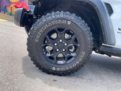 Used 2022 Jeep Wrangler Sport AWD/4WD image 9