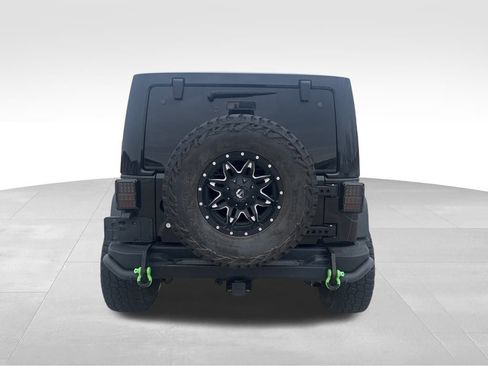 Used 2012 Jeep Wrangler Unlimited Rubicon image 5