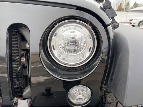 Used 2017 Jeep Wrangler Unlimited Sport image 17