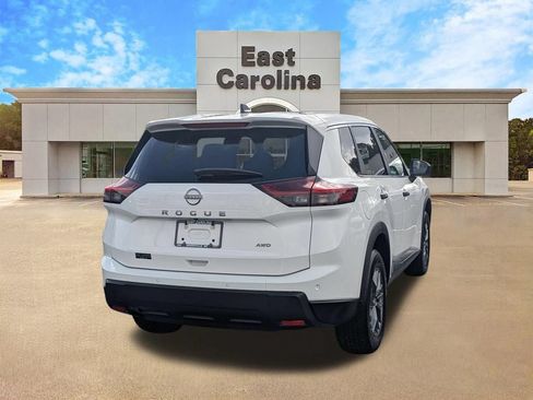 Used 2024 Nissan Rogue S AWD/4WD image 3