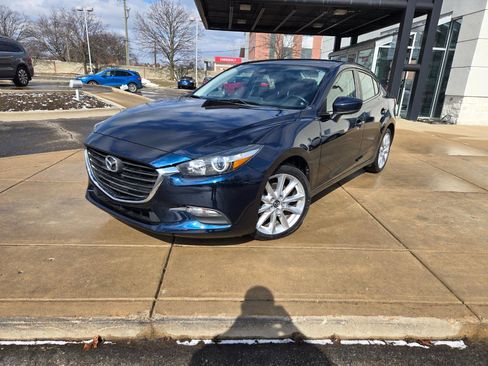 Used 2017 MAZDA MAZDA3 Touring image 1