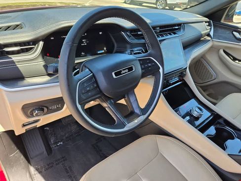 Used 2023 Jeep Grand Cherokee L Limited w/ Rear Seat Video Group I AWD/4WD image 10