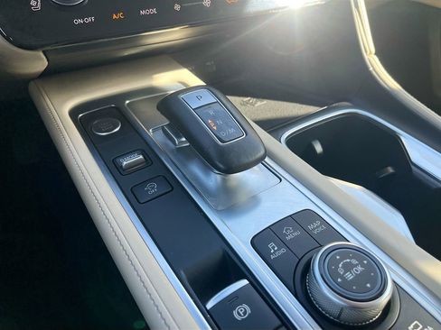 Used 2023 INFINITI QX60 Sensory w/ Vision Package image 17