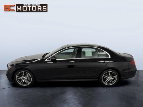 Used 2019 Mercedes-Benz E 300 4MATIC w/ Premium 1 Package image 3
