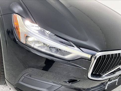 Used 2021 Volvo XC60 T5 Momentum w/ Protection Package Premier AWD/4WD image 34