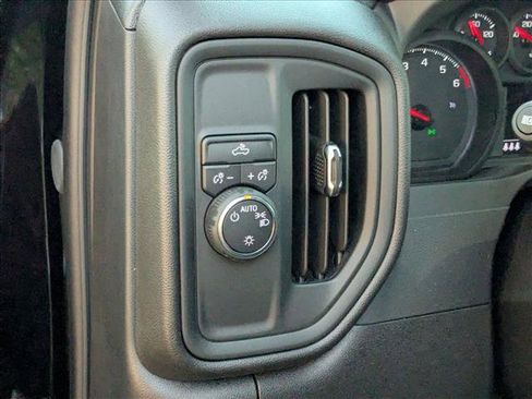 Used 2025 Chevrolet Silverado 1500 Custom image 11