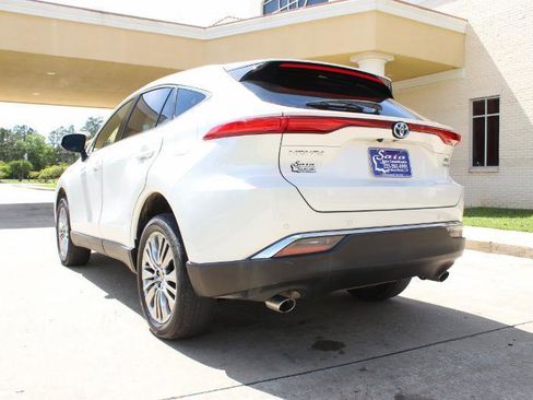 Used 2021 Toyota Venza XLE w/ Softex Package image 13