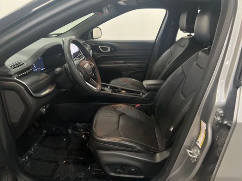 Used 2023 Jeep Compass High Altitude AWD/4WD image 12
