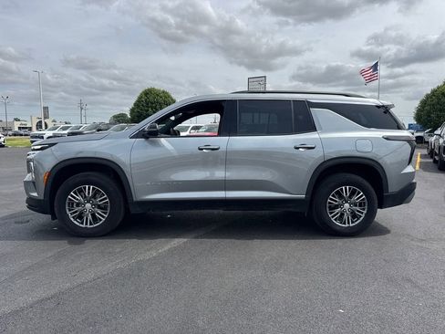 Used 2026 Chevrolet Traverse LT AWD/4WD image 3