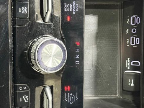 Used 2023 Jeep Grand Cherokee Overland w/ Advanced Protech Group III image 24