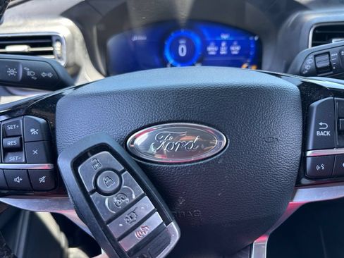 Used 2023 Ford Explorer Platinum w/ Technology Package AWD/4WD image 42