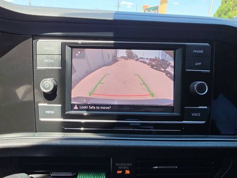 Used 2024 Volkswagen Jetta SE FWD image 19