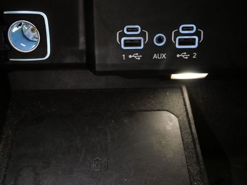 Used 2023 Jeep Wagoneer L Series III w/ Preferred Equipment Group image 18