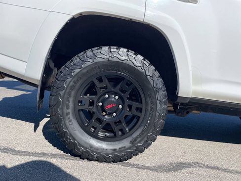 Used 2018 Toyota 4Runner TRD Pro AWD/4WD image 12