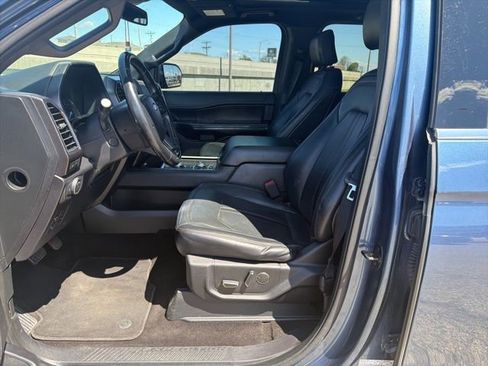 Used 2018 Ford Expedition Limited w/ Equipment Group 301A AWD/4WD image 9
