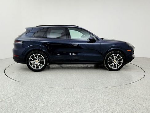 Used 2024 Porsche Cayenne image 4
