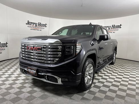 Used 2023 GMC Sierra 1500 Denali w/ Technology Package AWD/4WD image 1